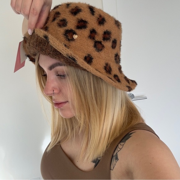 New! Juicy Couture Brown Leopard Faux Fur Bucket Hat - Picture 7 of 7